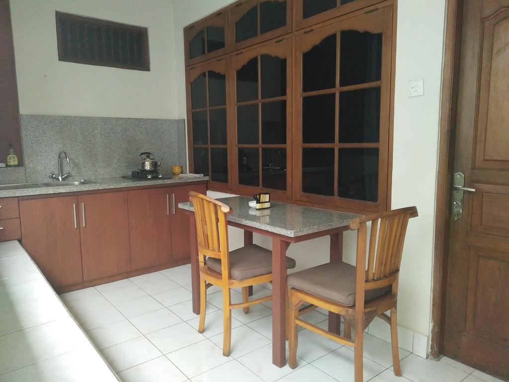 Made House Homestay And Dormitory Sanur  Exterior photo