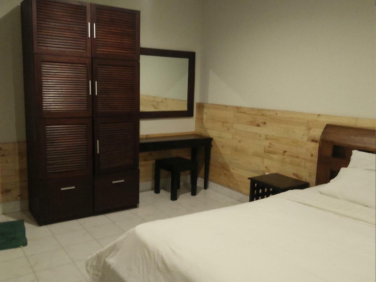 Made House Homestay And Dormitory Sanur  Exterior photo