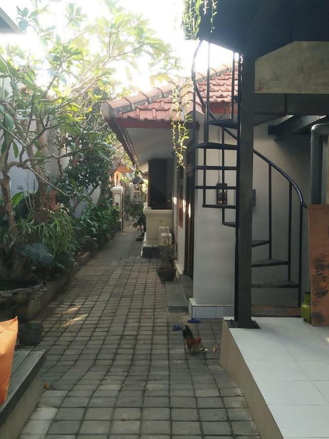 Made House Homestay And Dormitory Sanur  Exterior photo