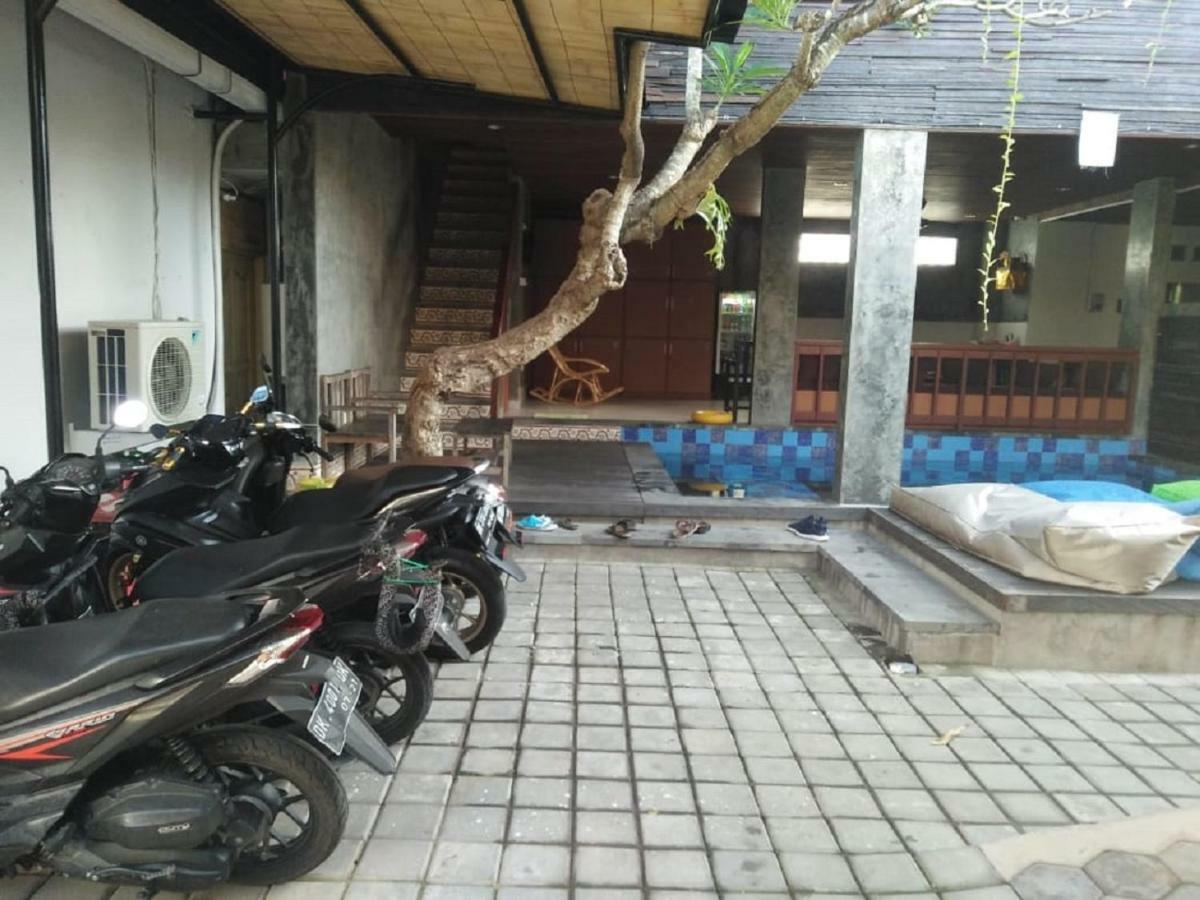 Made House Homestay And Dormitory Sanur  Exterior photo